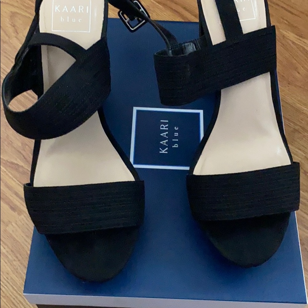 Heels/ open toe - Picture 2 of 3